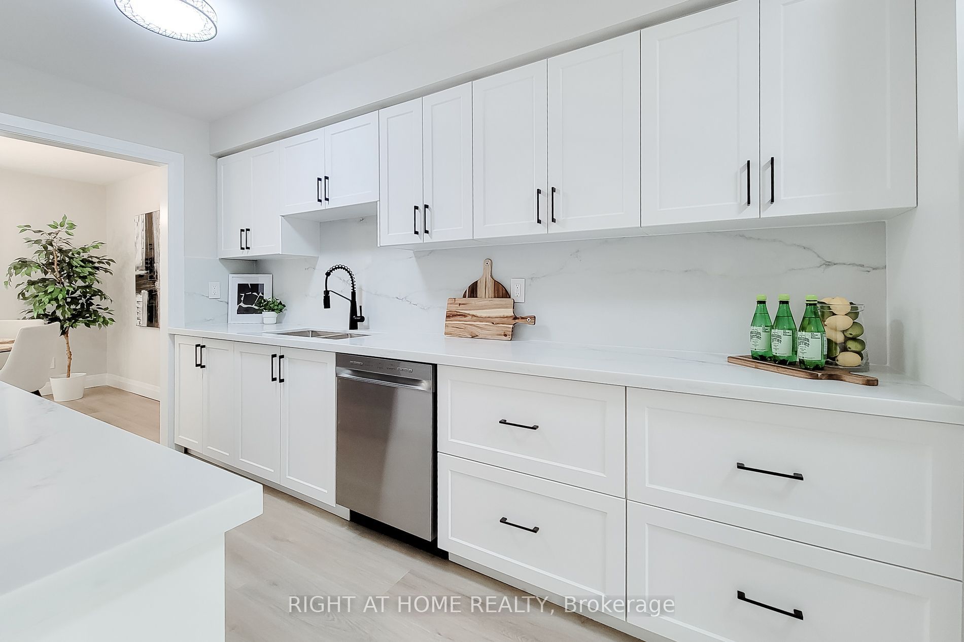 3574 Autumnleaf Crescent Property Photo 6
