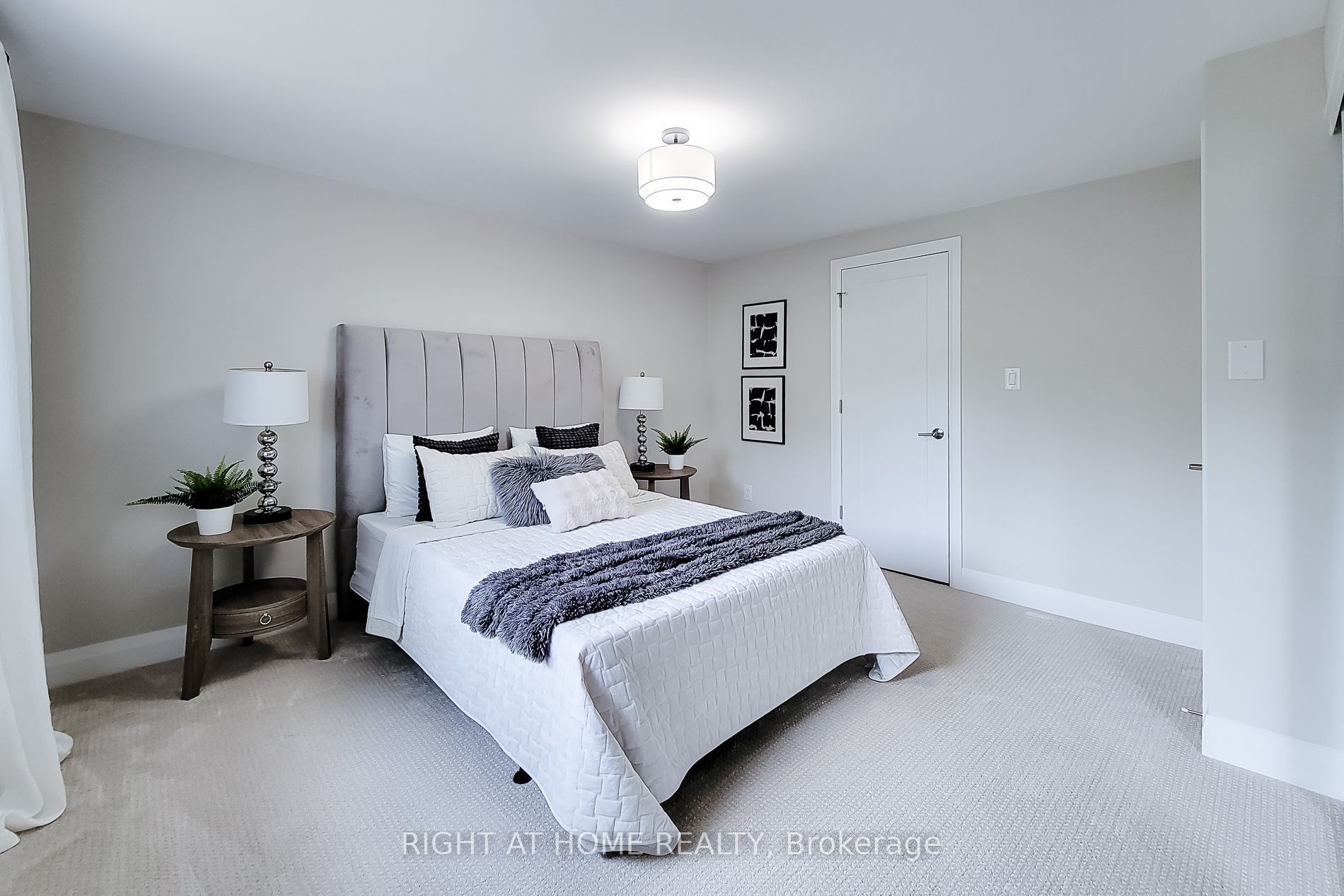 3574 Autumnleaf Crescent Property Photo 14