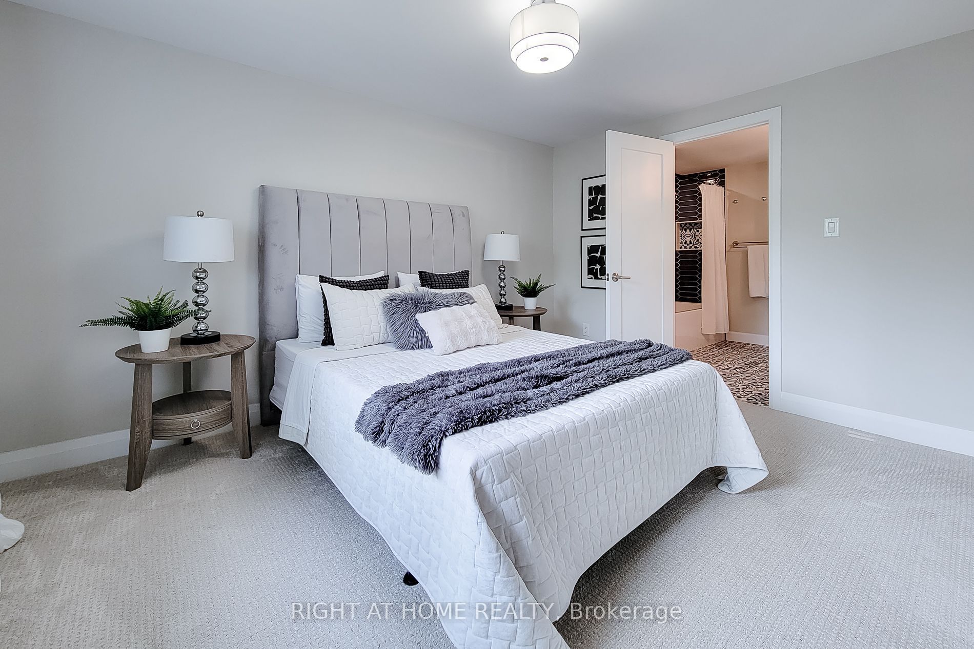 3574 Autumnleaf Crescent Property Photo 15