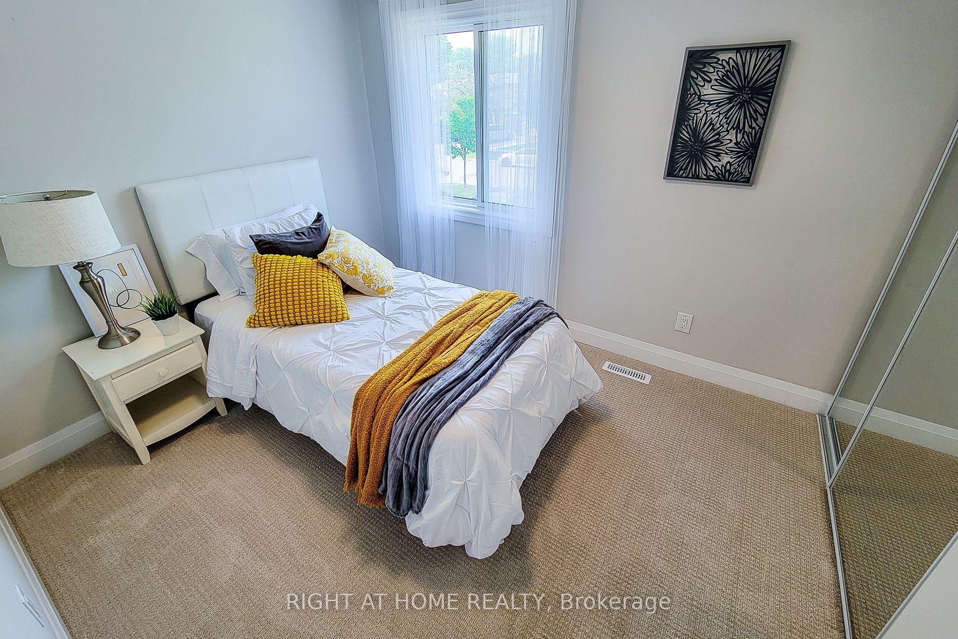 3574 Autumnleaf Crescent Property Photo 19