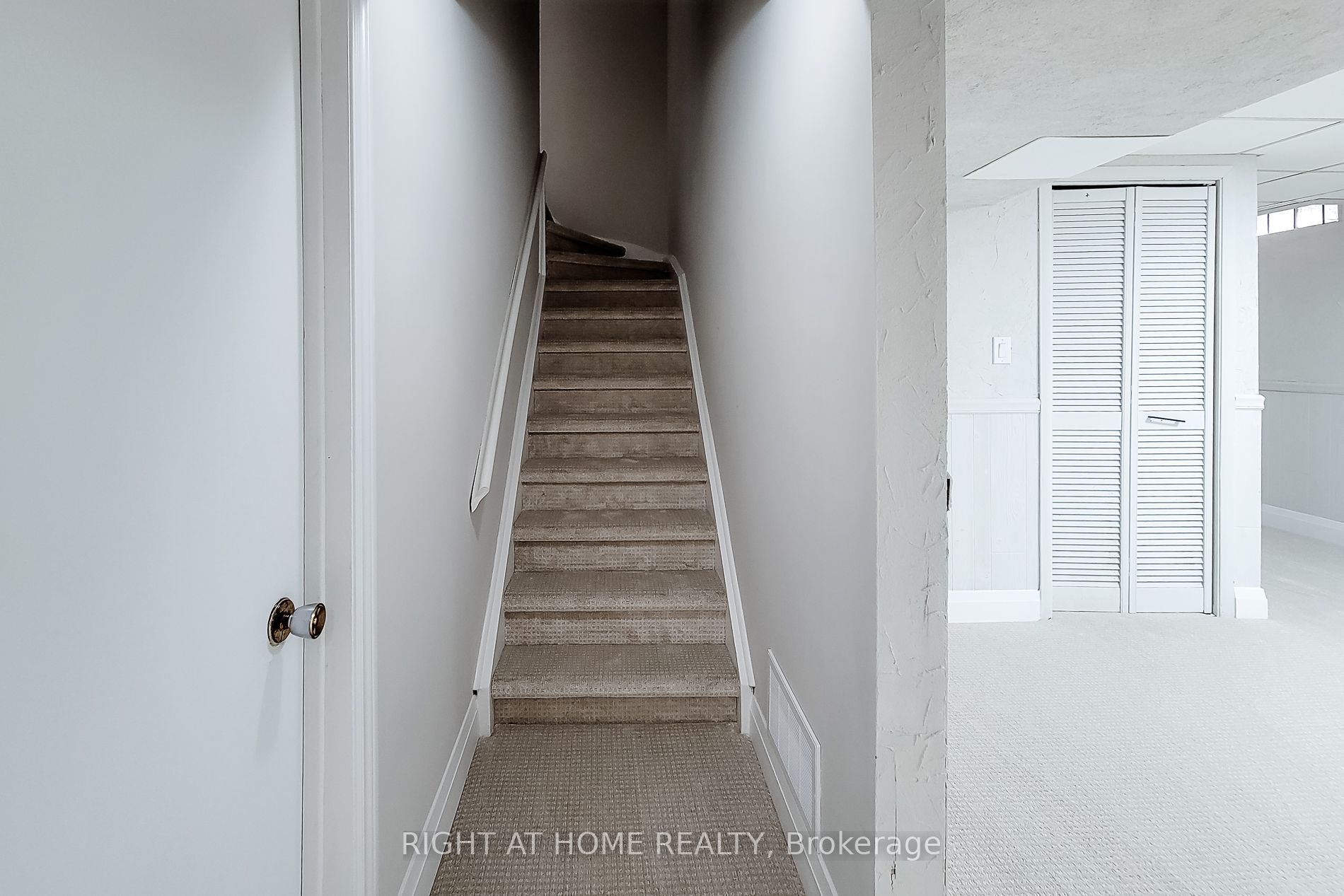 3574 Autumnleaf Crescent Property Photo 21