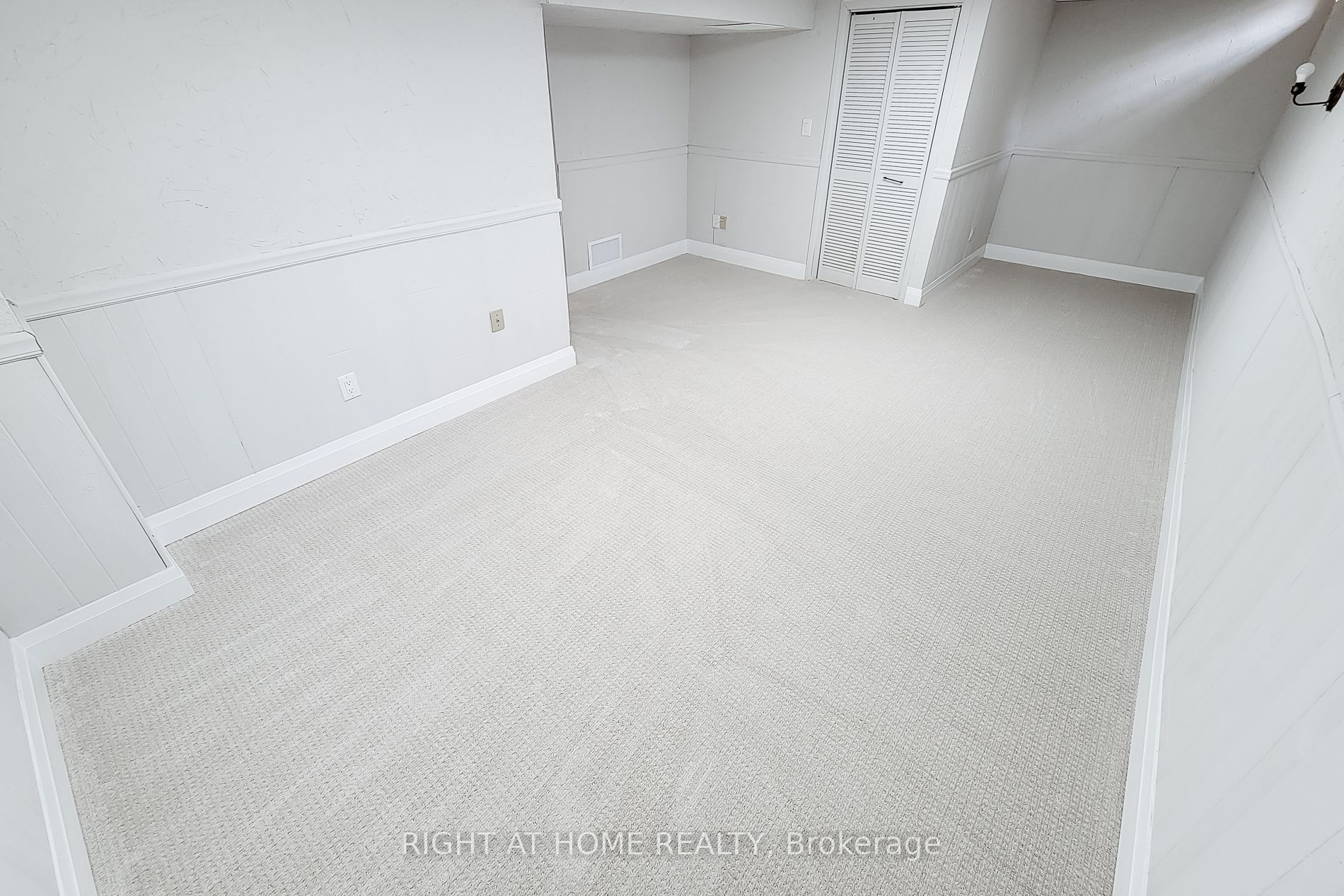 3574 Autumnleaf Crescent Property Photo 22