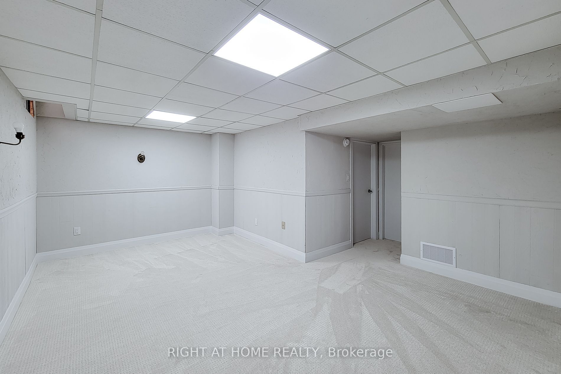 3574 Autumnleaf Crescent Property Photo 23
