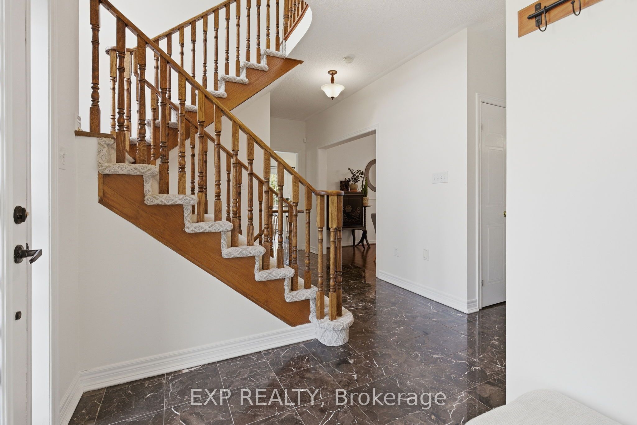 2137 Frontier Drive Property Photo 8