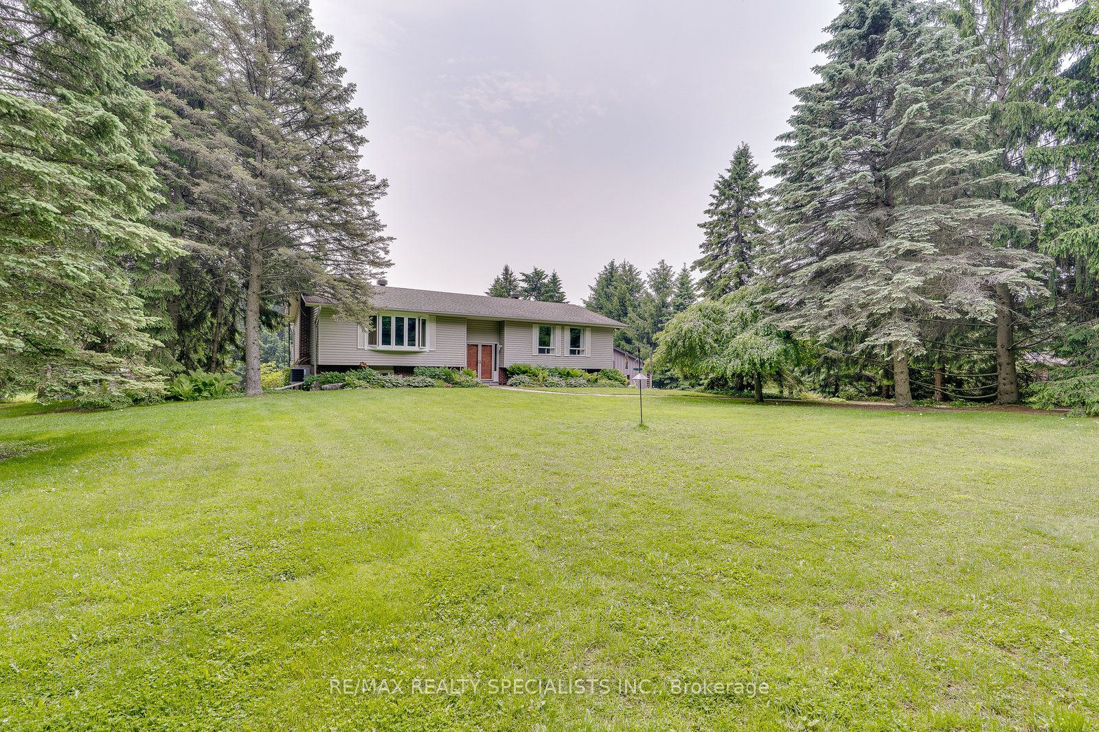 6739 Castlederg Side Road Property Photo 3