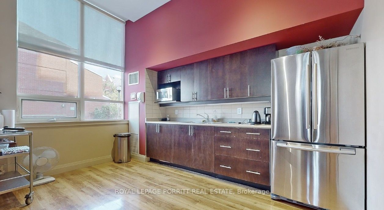 4 Elsinore Path 601 Property Photo 22