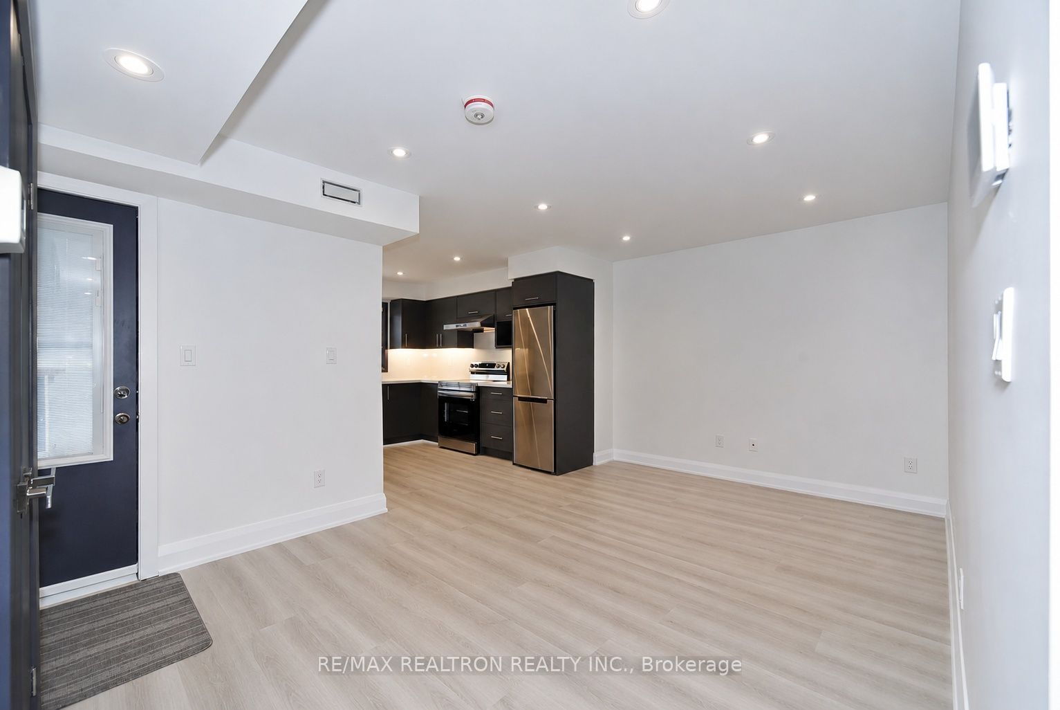 230 Boon Avenue 4 Property Photo 3
