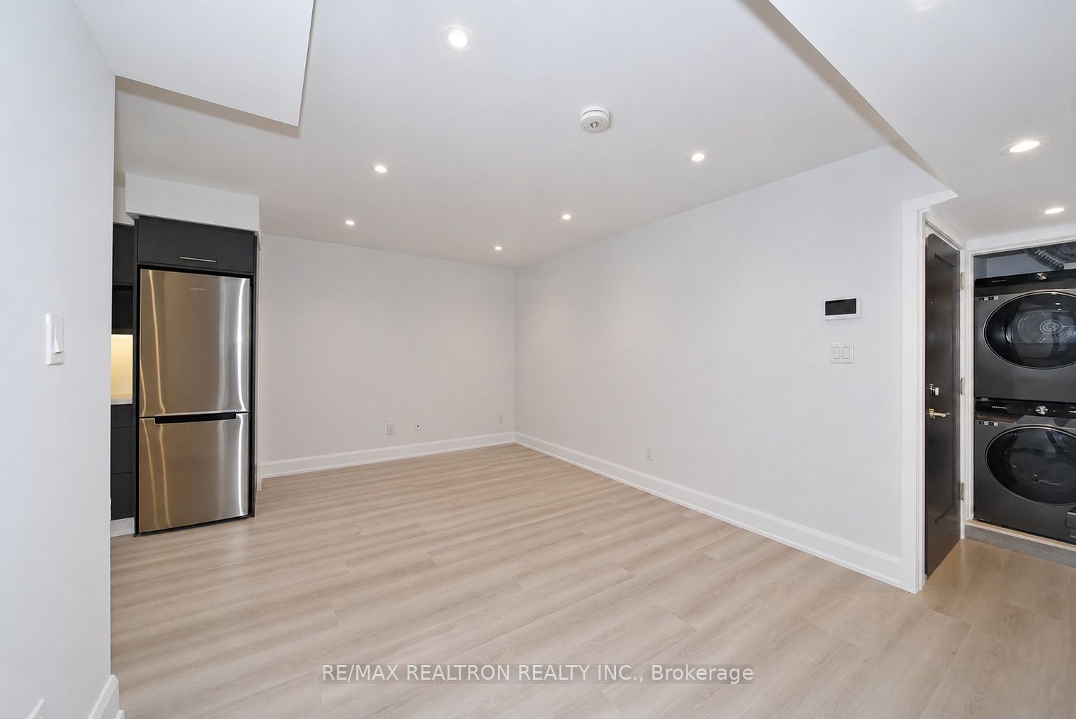 230 Boon Avenue 4 Property Photo 4