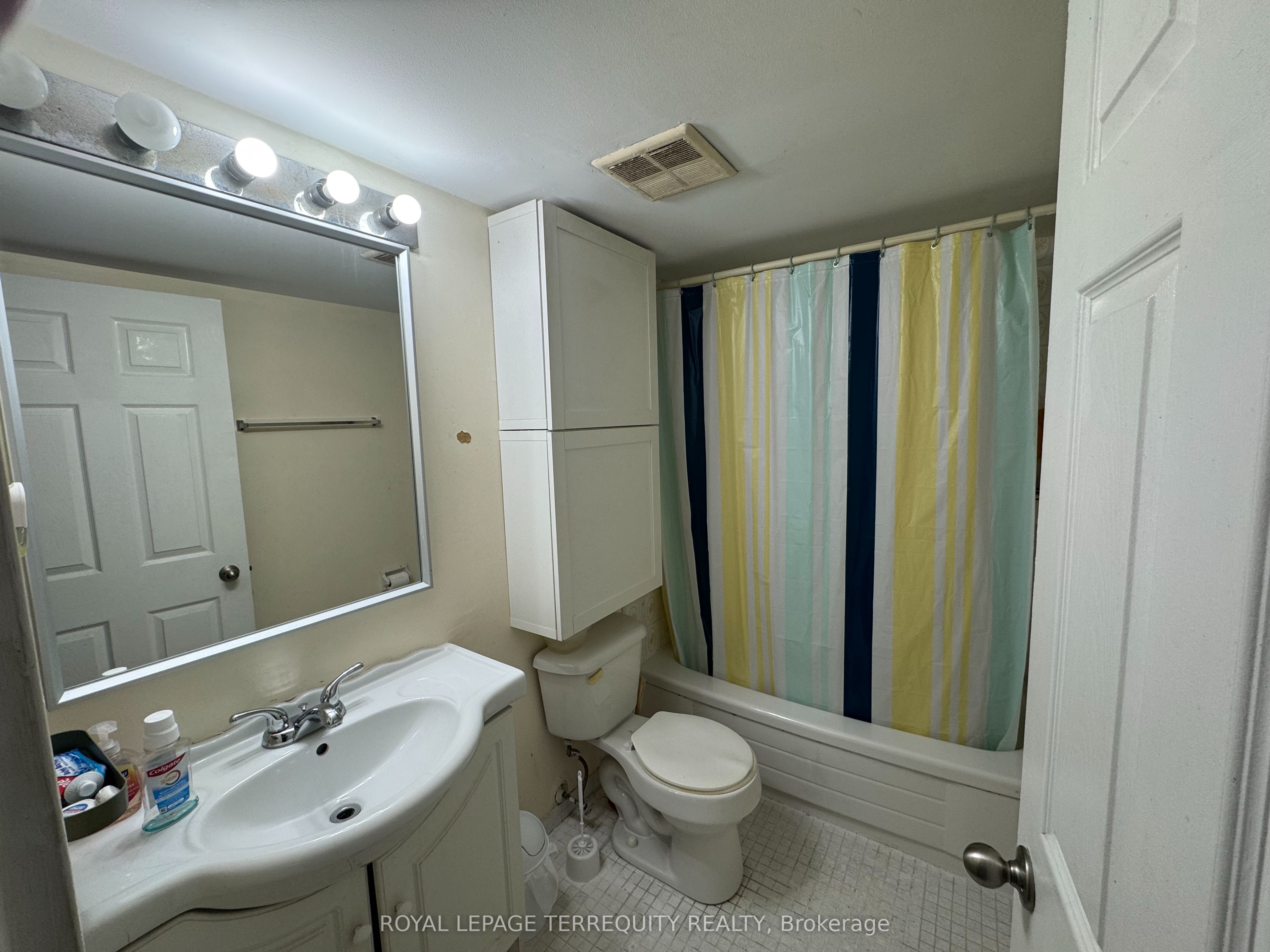40 Panorama Court 605 Property Photo 11