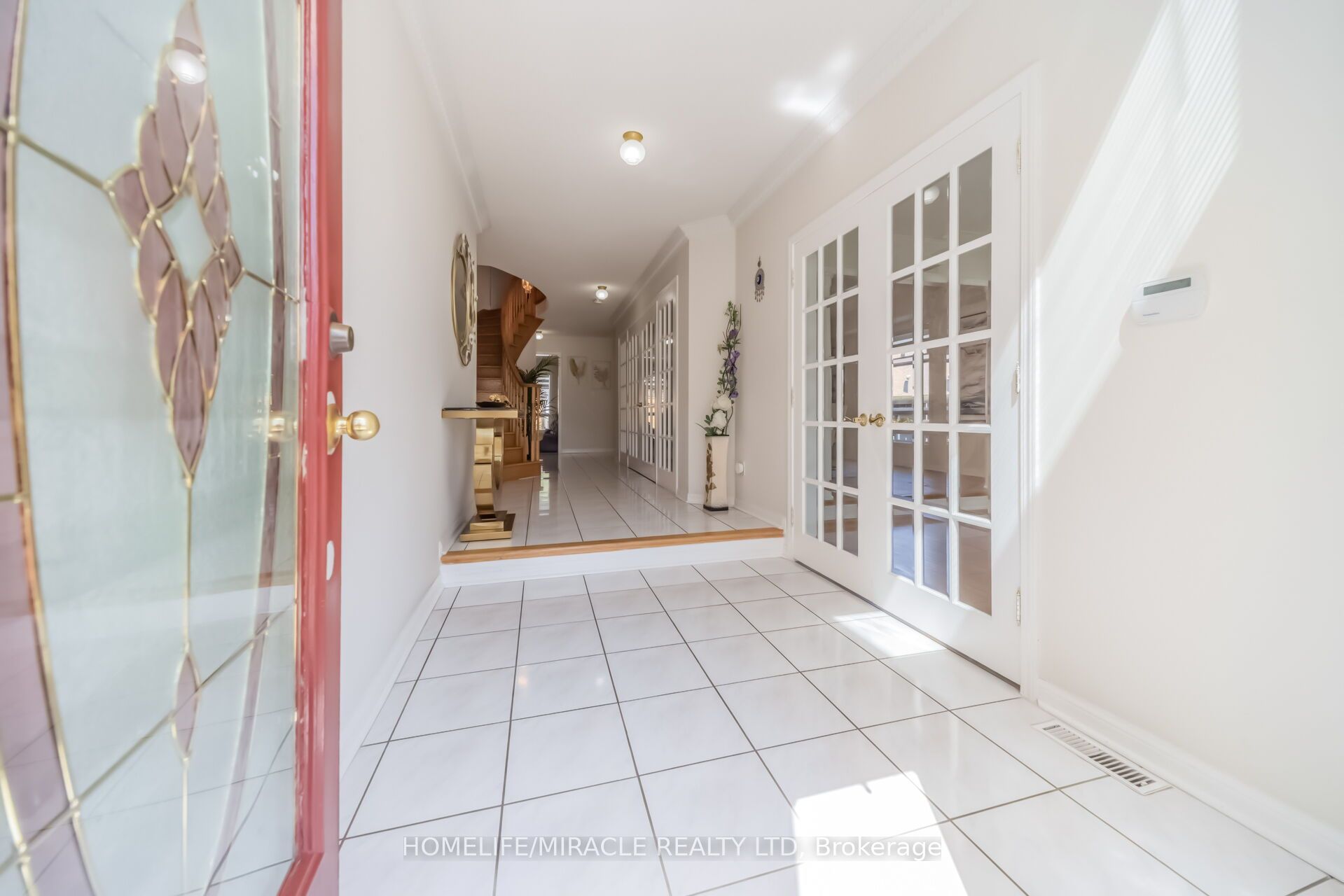 W13584994 Property Photo 3
