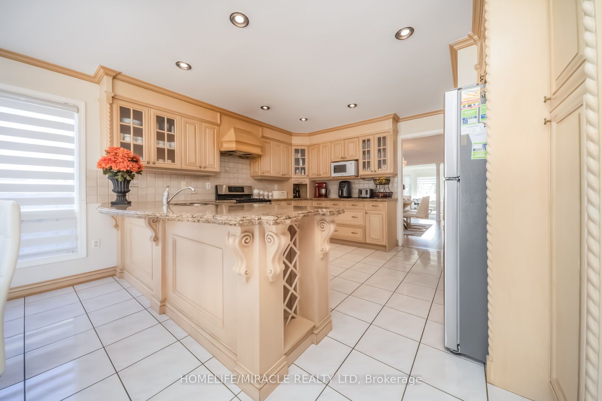 W13584994 Property Photo 11