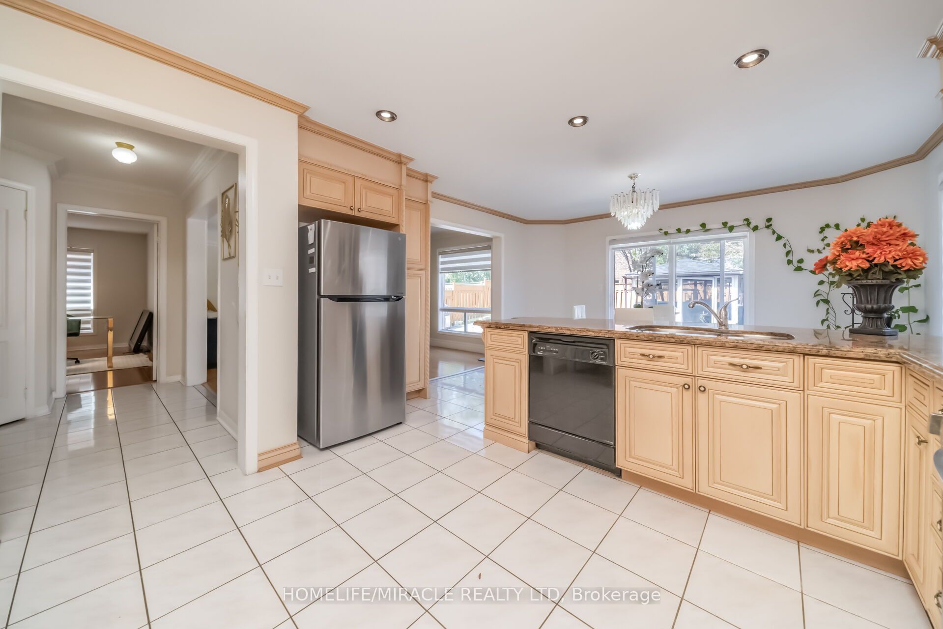 W13584994 Property Photo 13