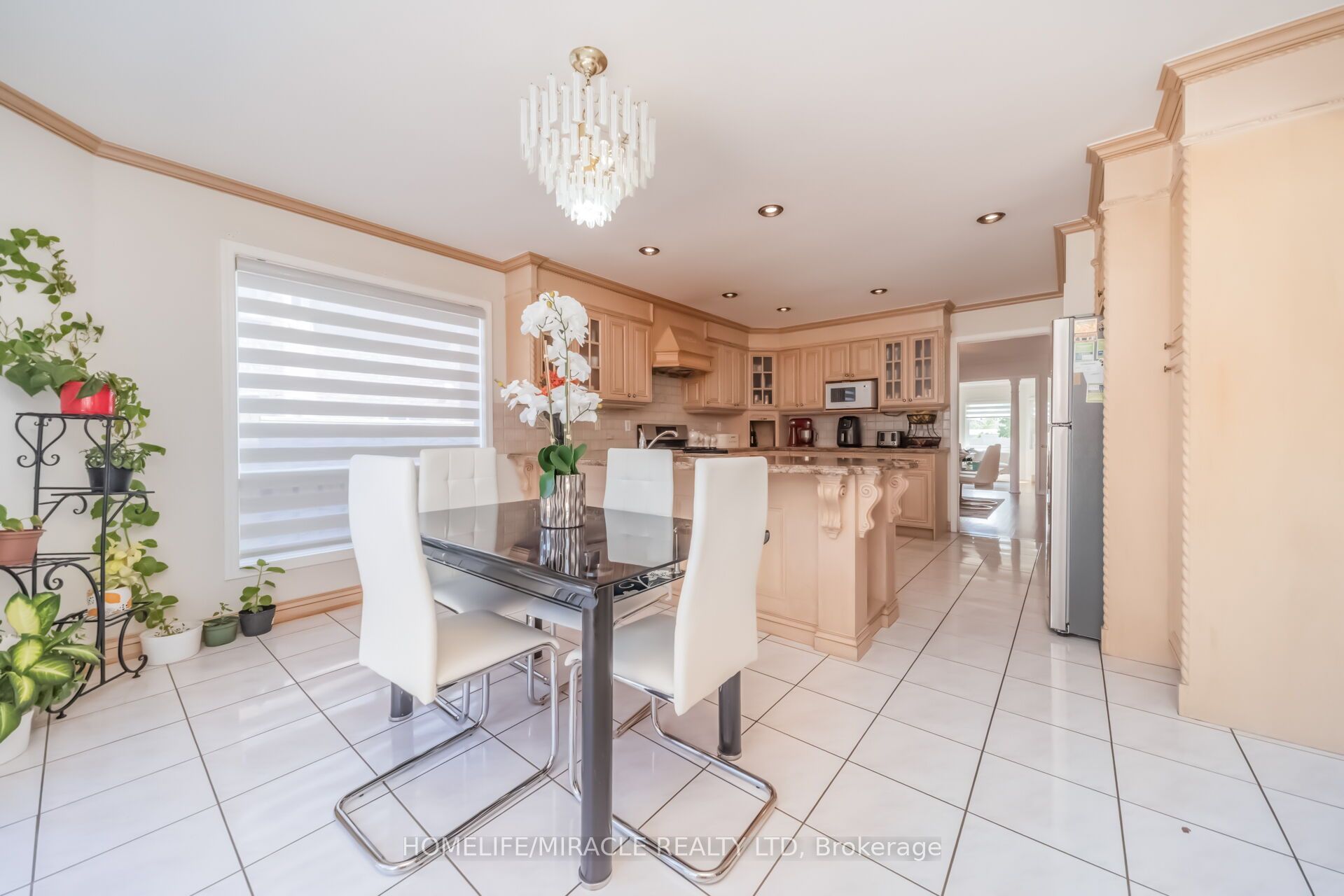 W13584994 Property Photo 15