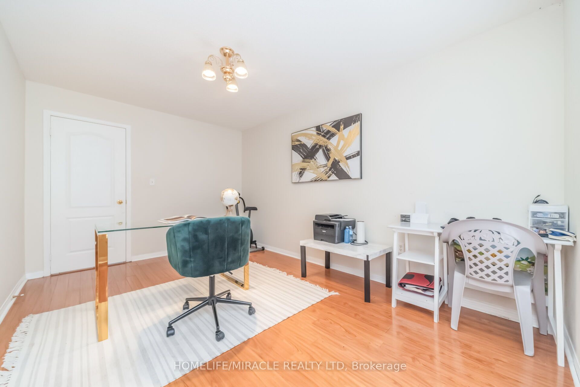 W13584994 Property Photo 17