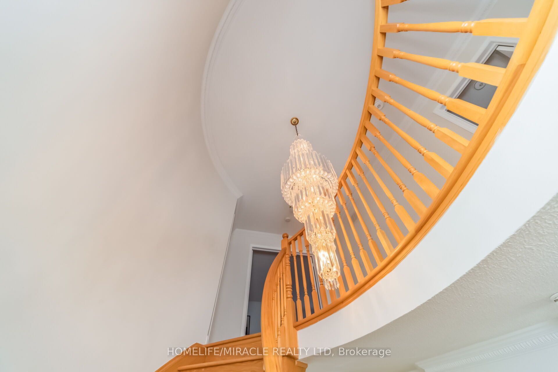 W13584994 Property Photo 25
