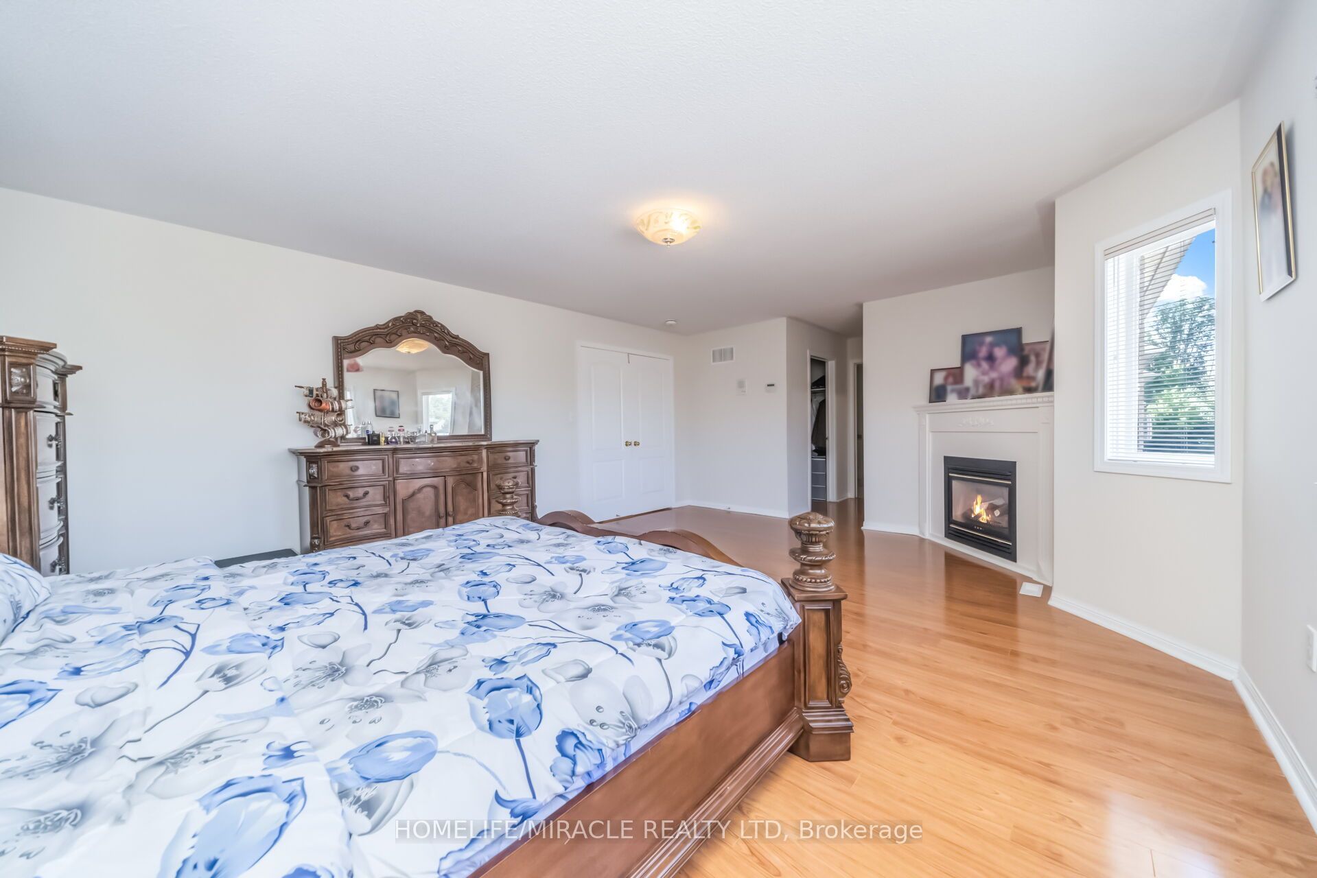 W13584994 Property Photo 29