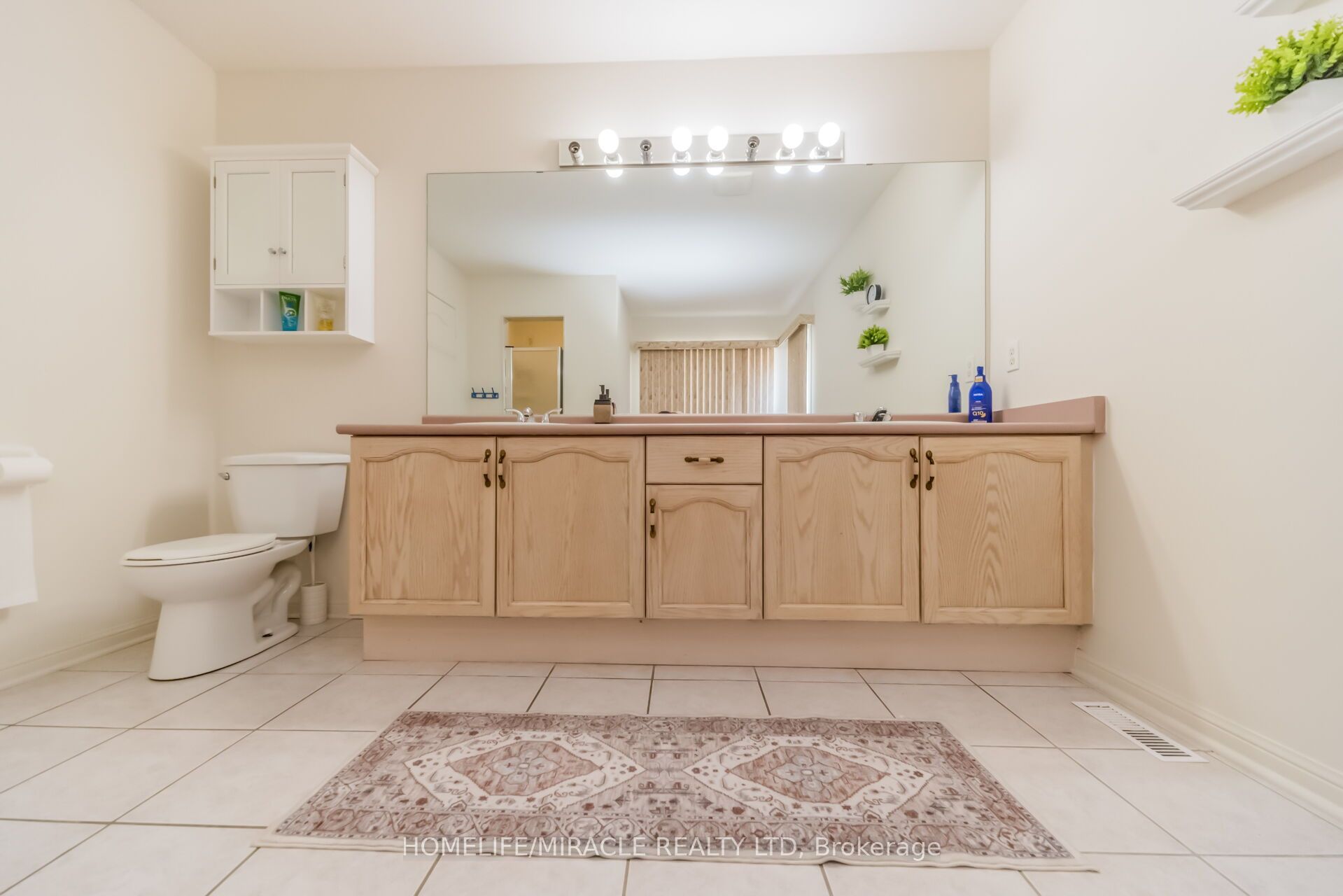 W13584994 Property Photo 32