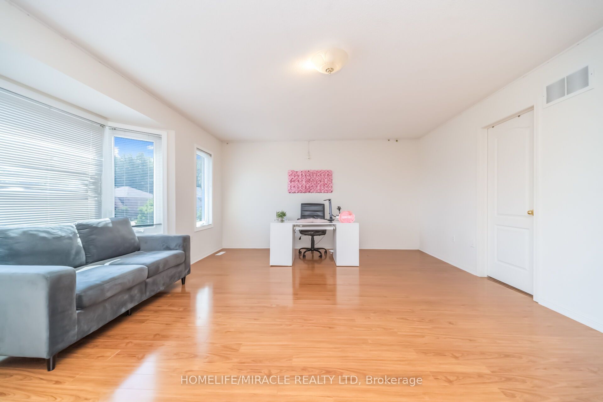 W13584994 Property Photo 39
