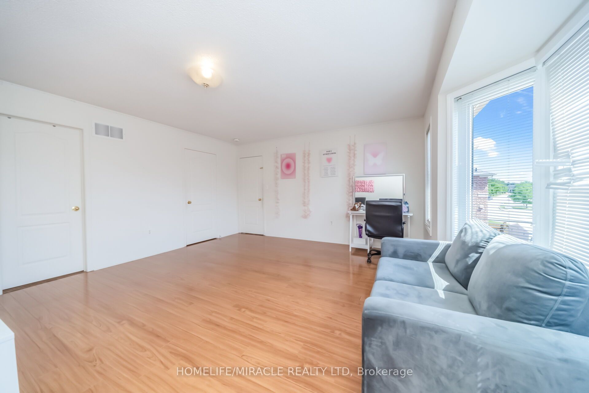 W13584994 Property Photo 40