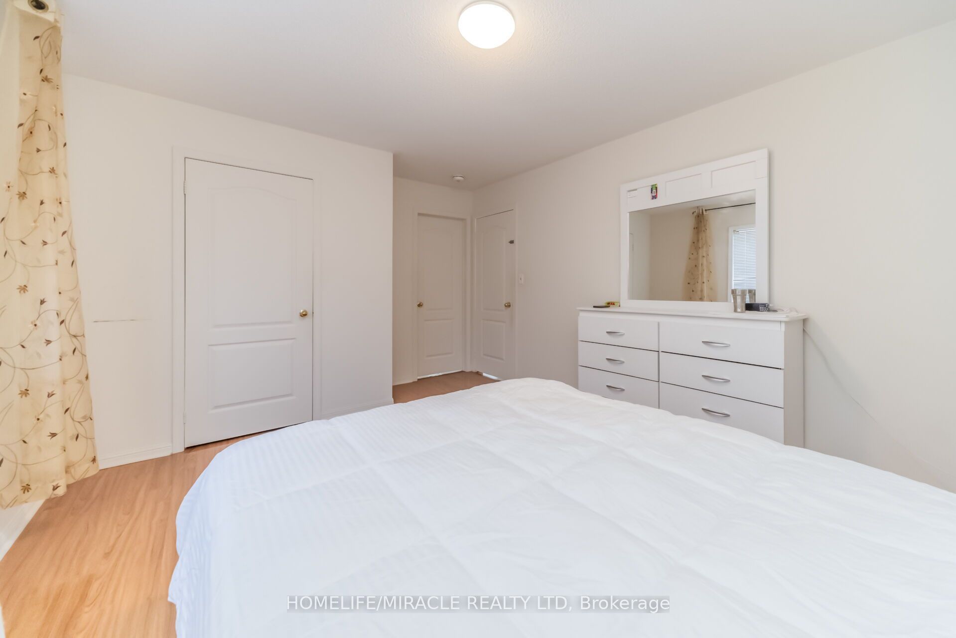 W13584994 Property Photo 46