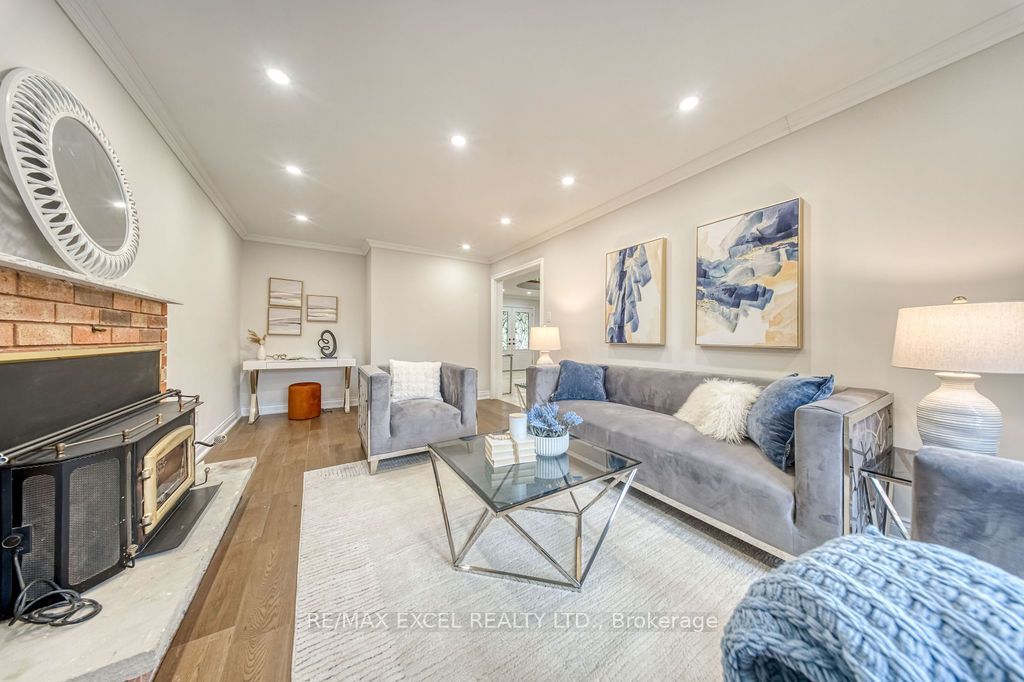 2105 Oakmead Boulevard Property Photo 4