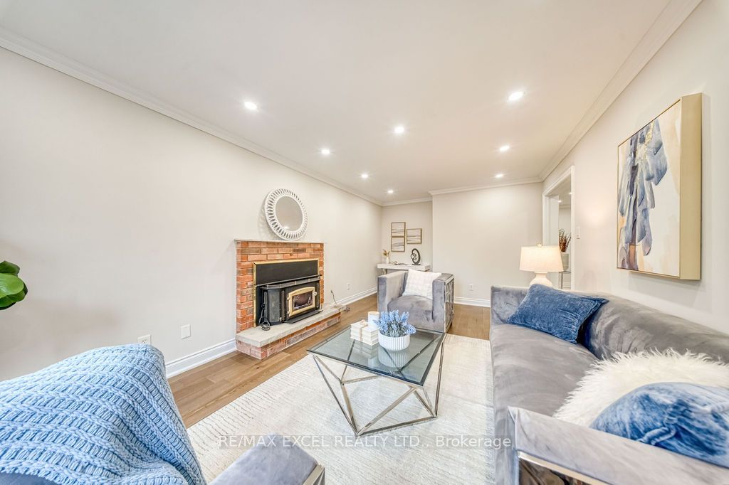 2105 Oakmead Boulevard Property Photo 6