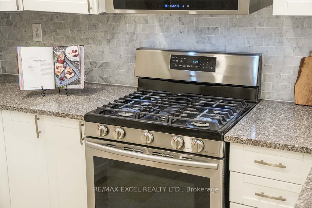 2105 Oakmead Boulevard Property Photo 15