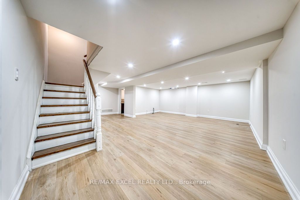 2105 Oakmead Boulevard Property Photo 33