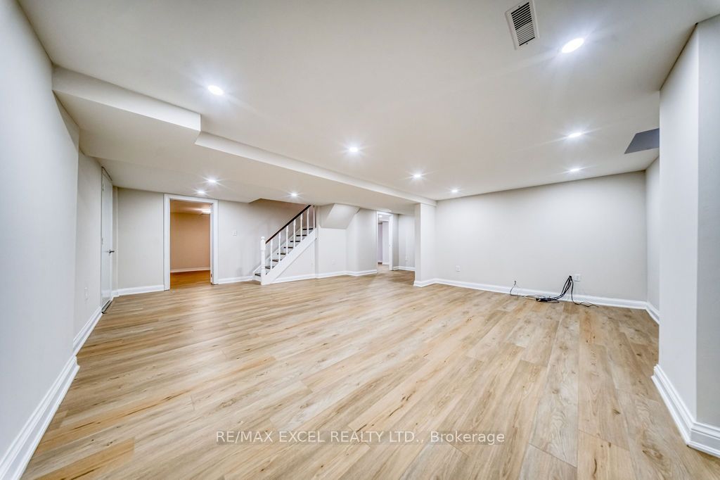 2105 Oakmead Boulevard Property Photo 34