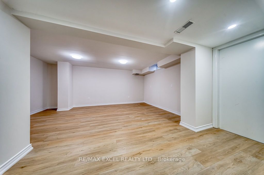 2105 Oakmead Boulevard Property Photo 35