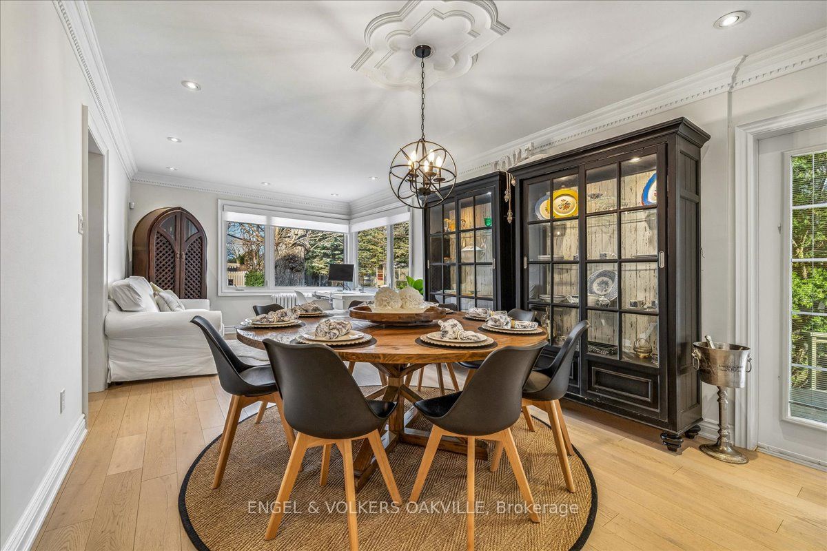 38 John Street S Property Photo 7