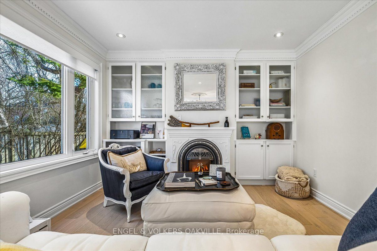 38 John Street S Property Photo 9