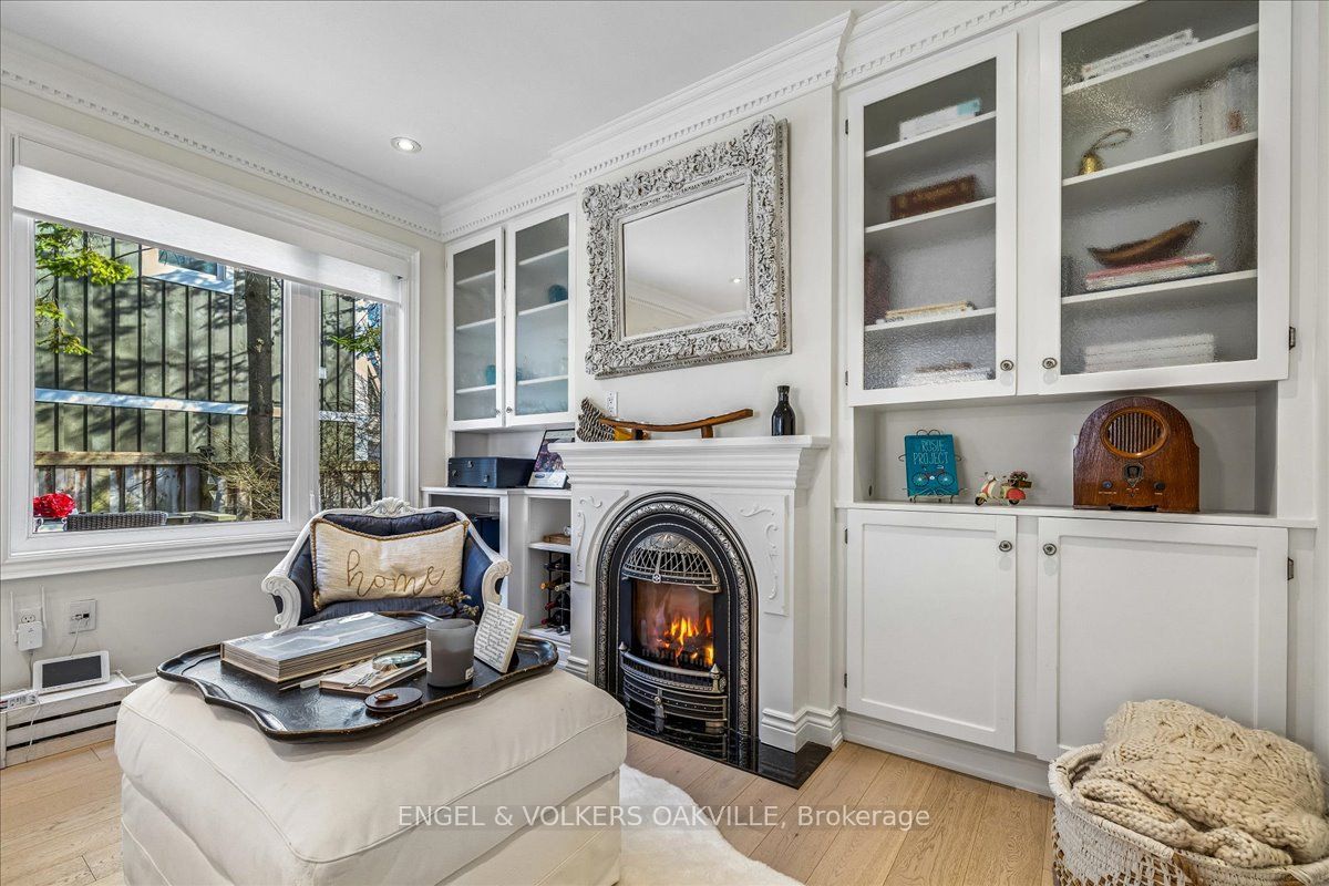 38 John Street S Property Photo 10