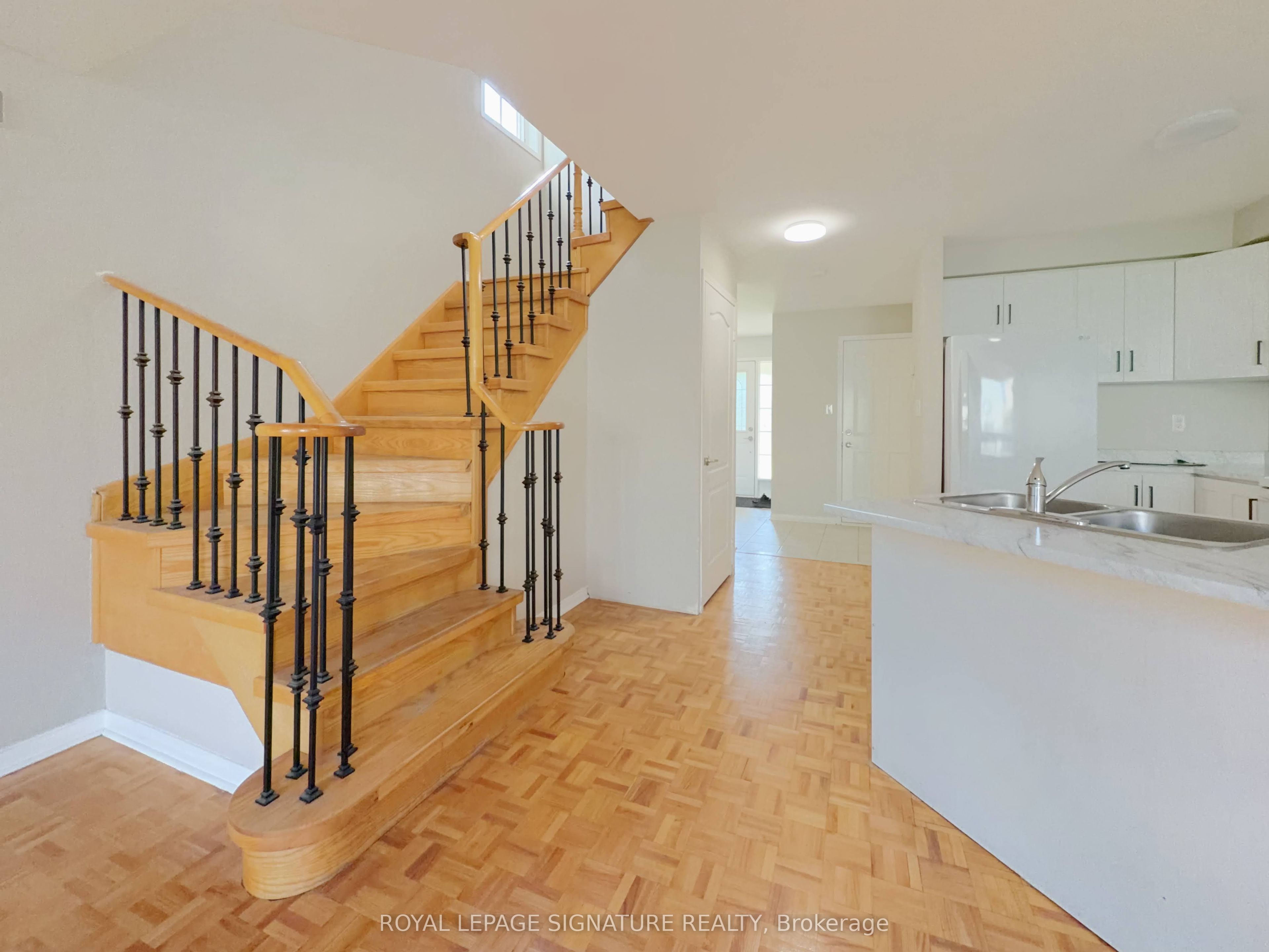 3321 Raindance Crescent Property Photo 8