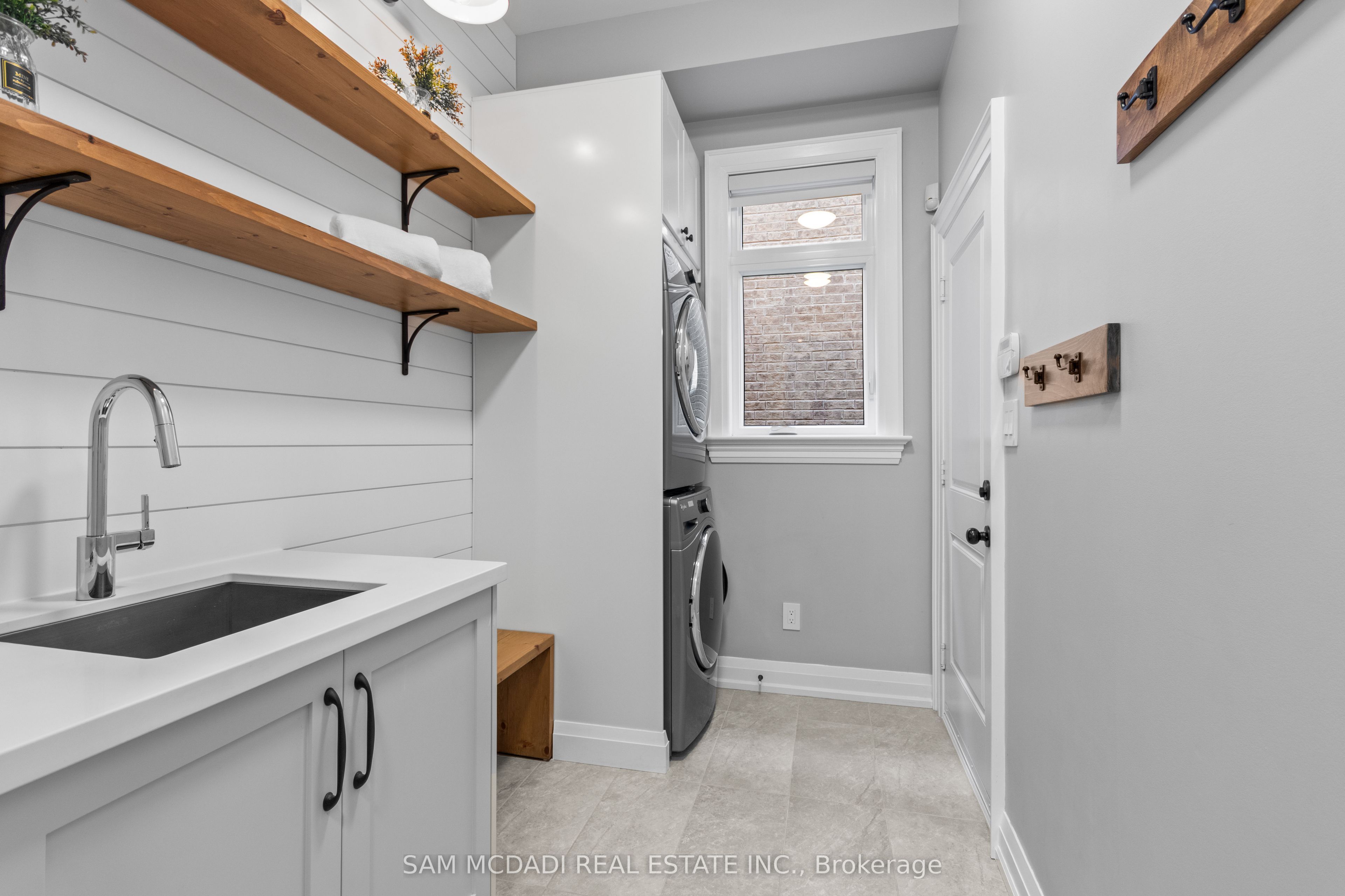 46 Foxtail Court Property Photo 5