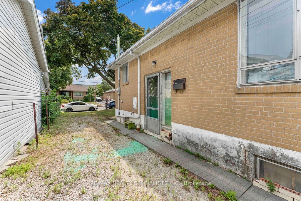 122 Cordella Avenue Property Photo 29
