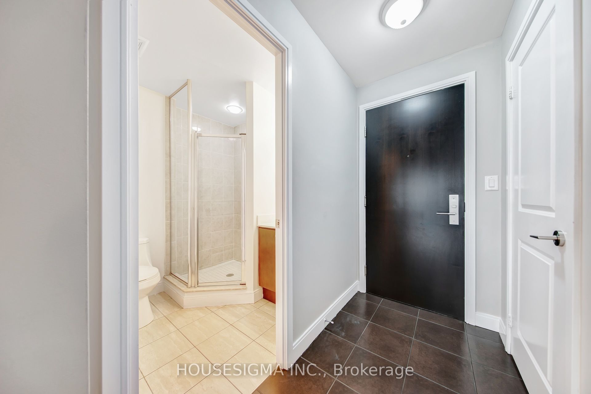 60 Absolute Avenue 507 Property Photo 4