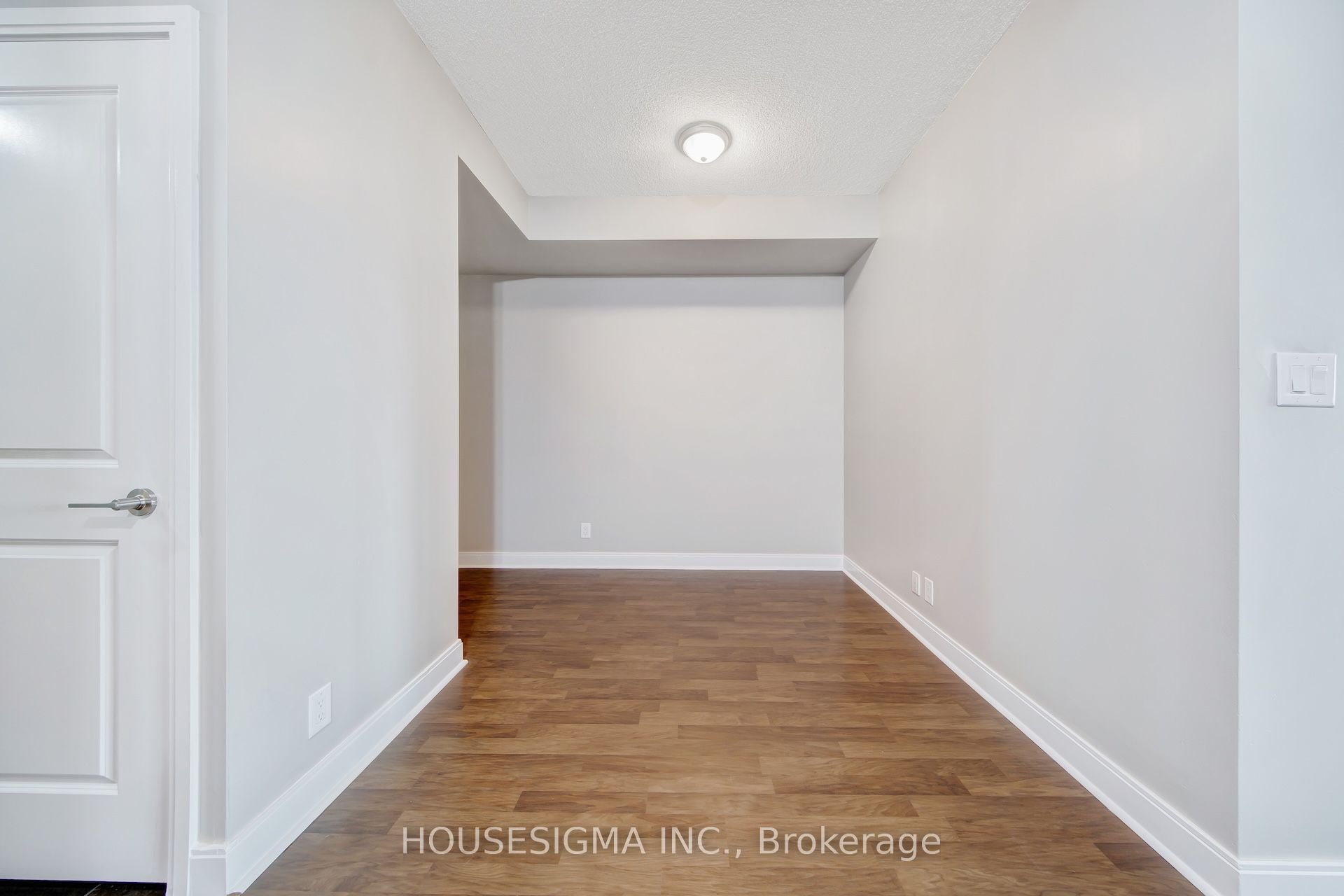 60 Absolute Avenue 507 Property Photo 7