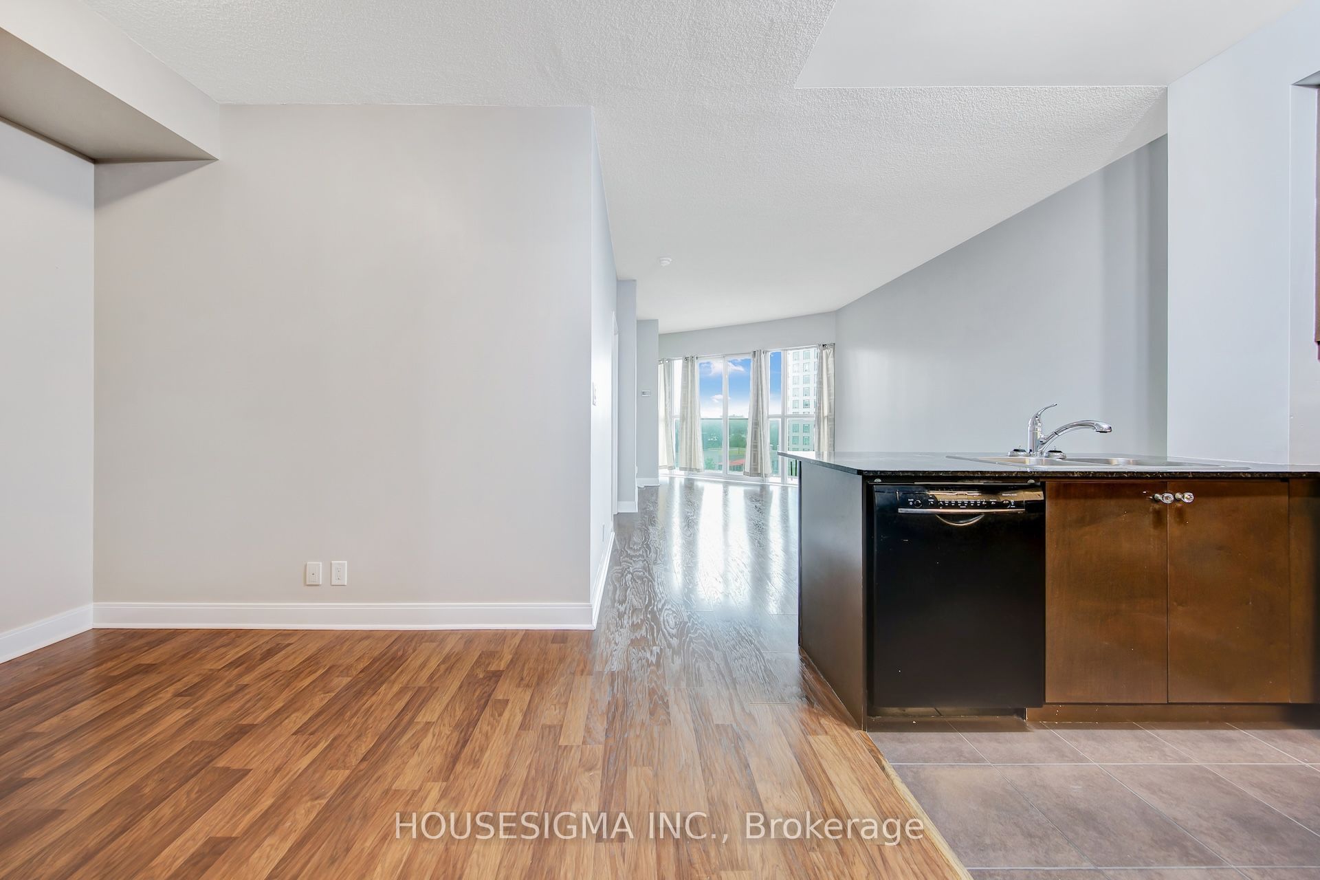 60 Absolute Avenue 507 Property Photo 8
