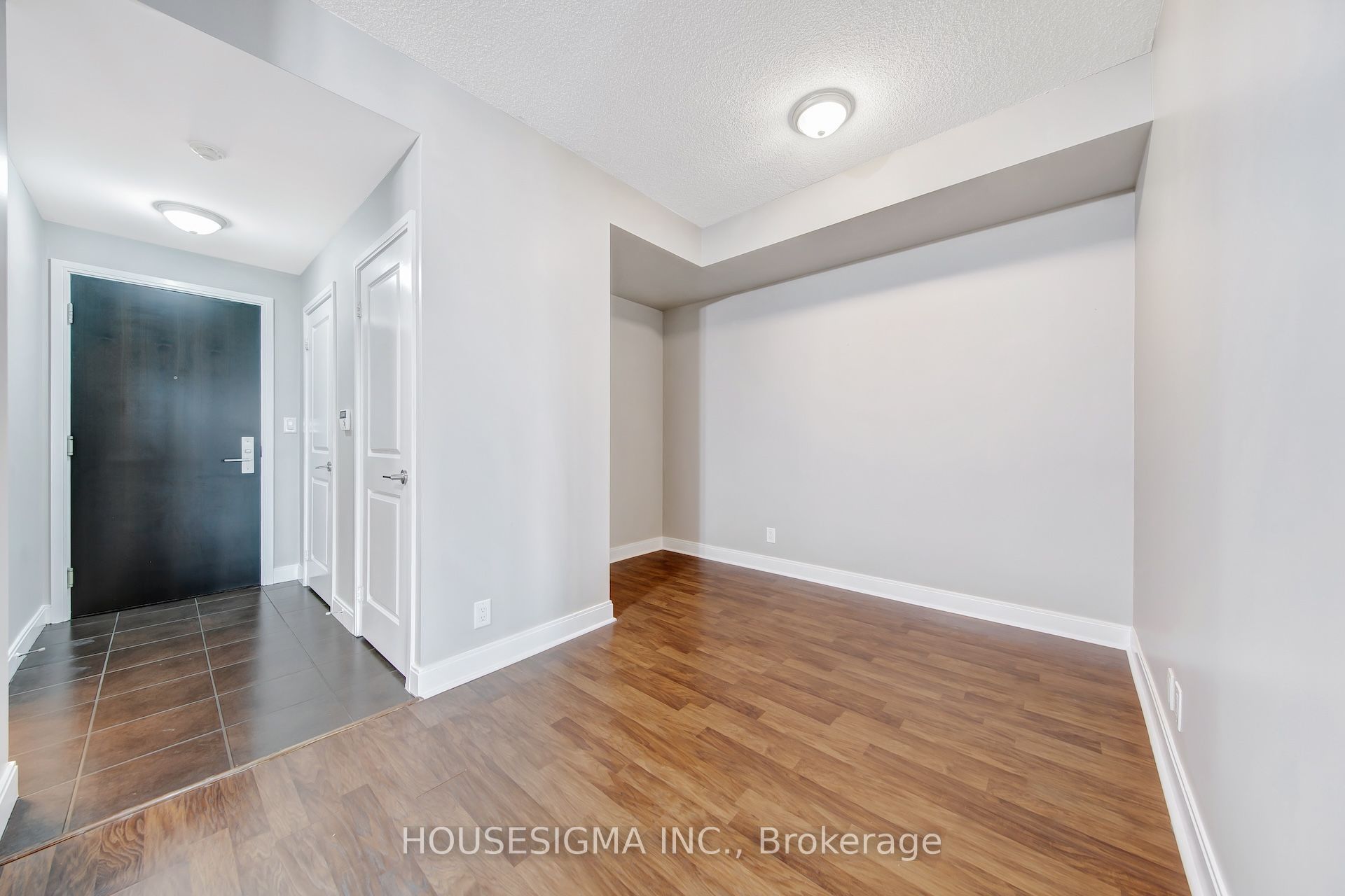 60 Absolute Avenue 507 Property Photo 9