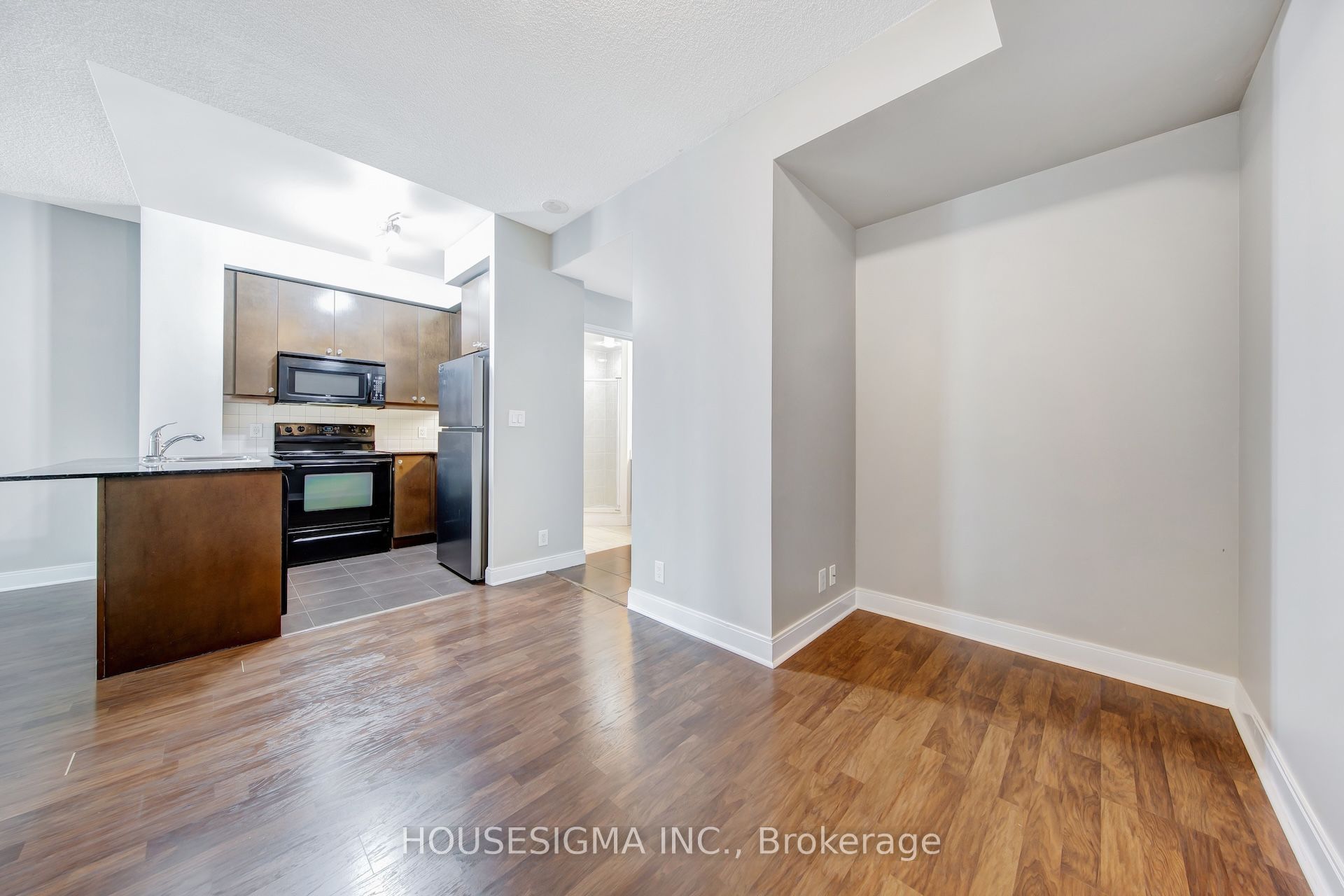 60 Absolute Avenue 507 Property Photo 10