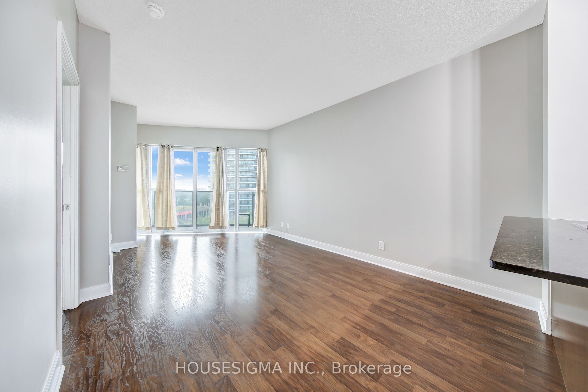 60 Absolute Avenue 507 Property Photo 14