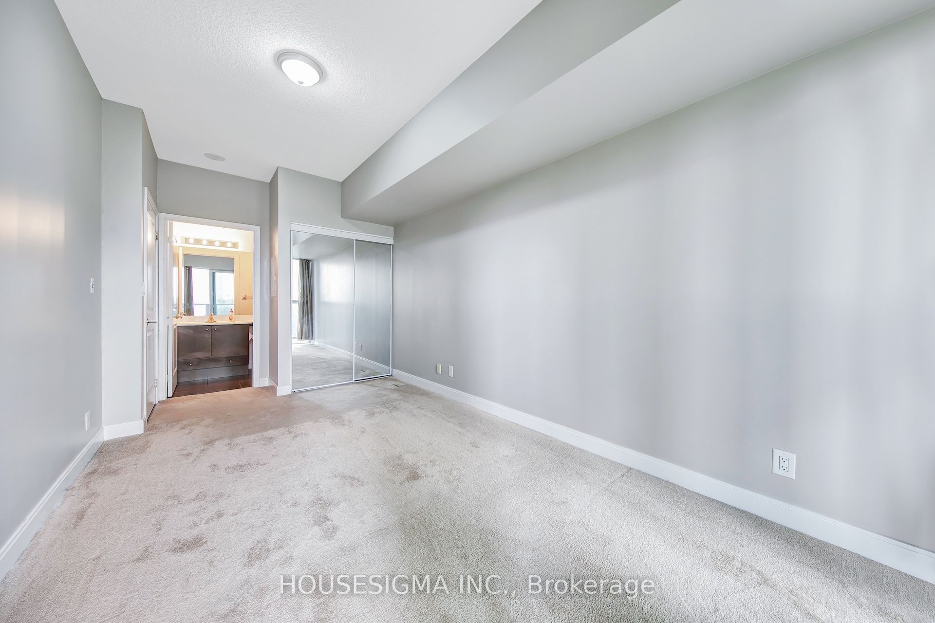 60 Absolute Avenue 507 Property Photo 21