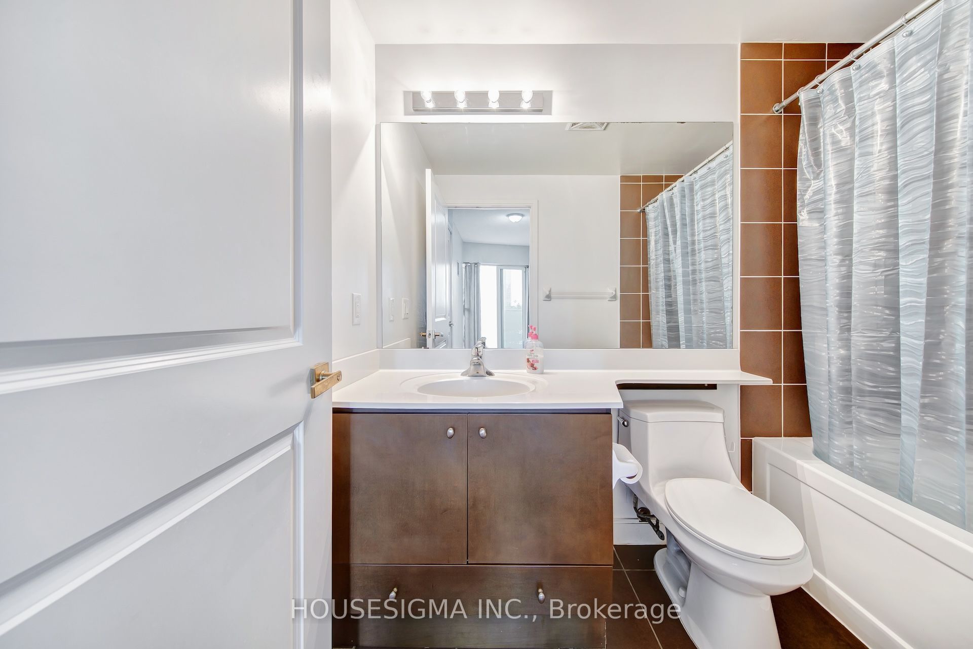 60 Absolute Avenue 507 Property Photo 22