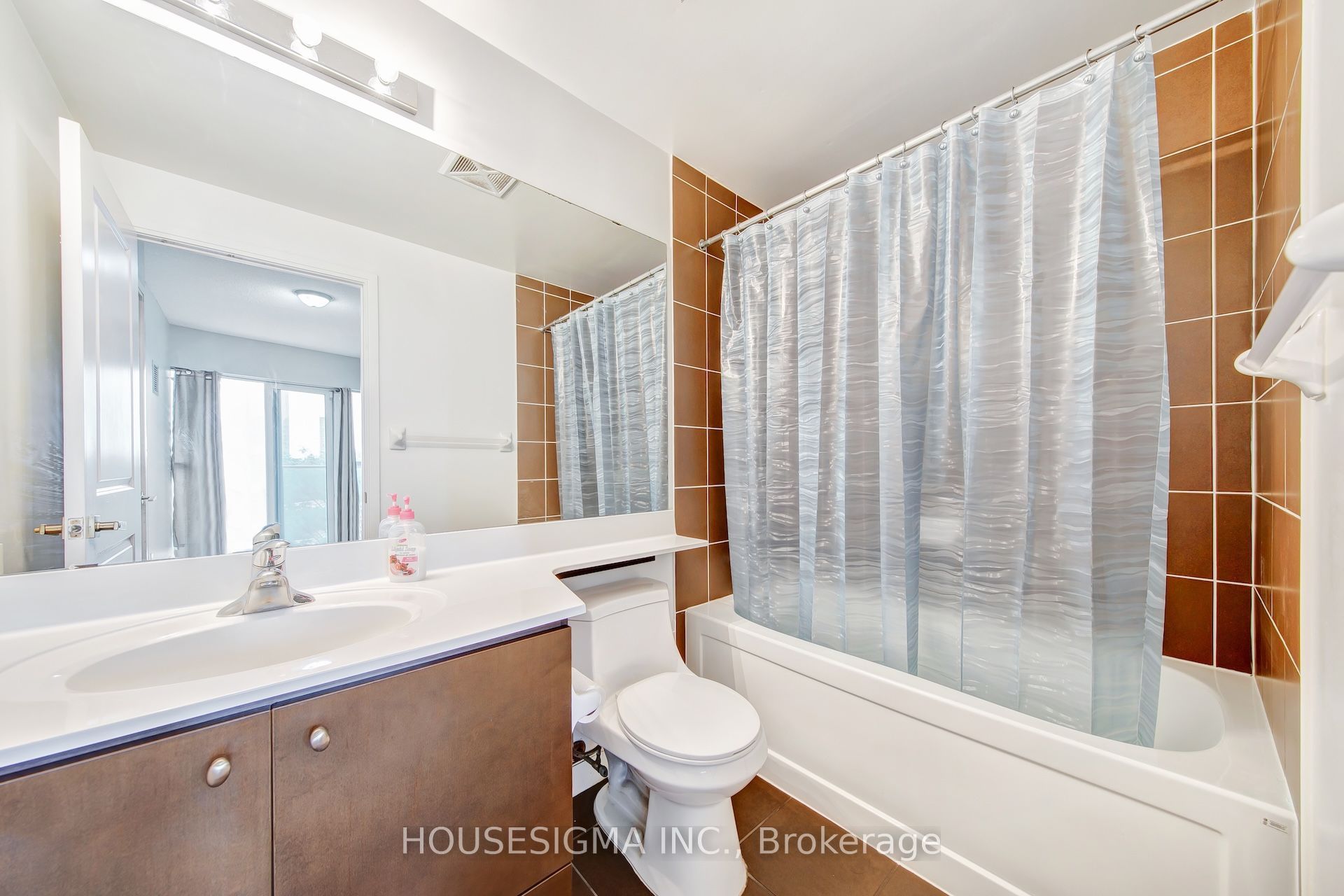 60 Absolute Avenue 507 Property Photo 23