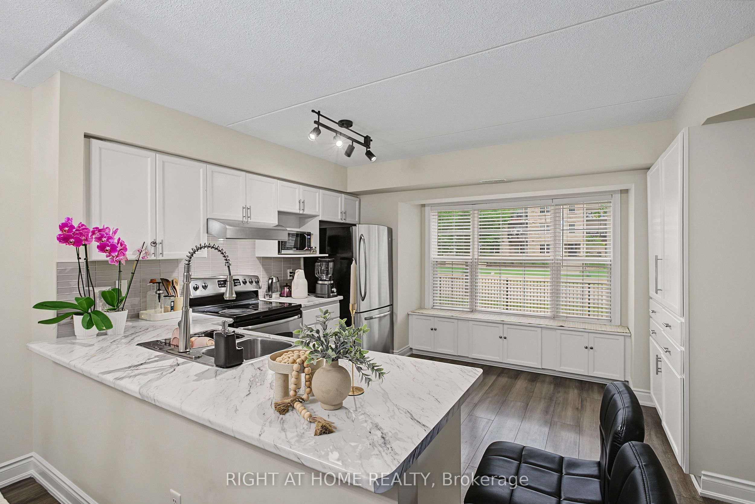 1491 Maple Avenue 111 Property Photo 8