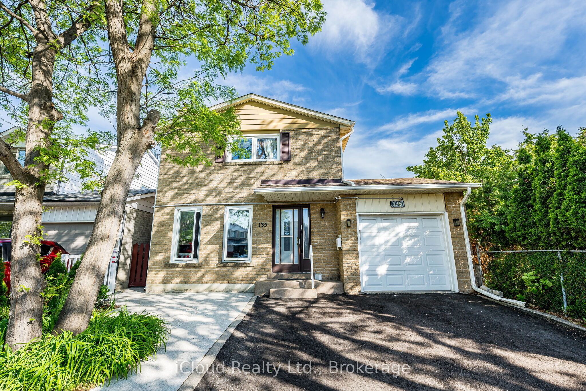 135 Autumn Glen Circle Property Photo 1