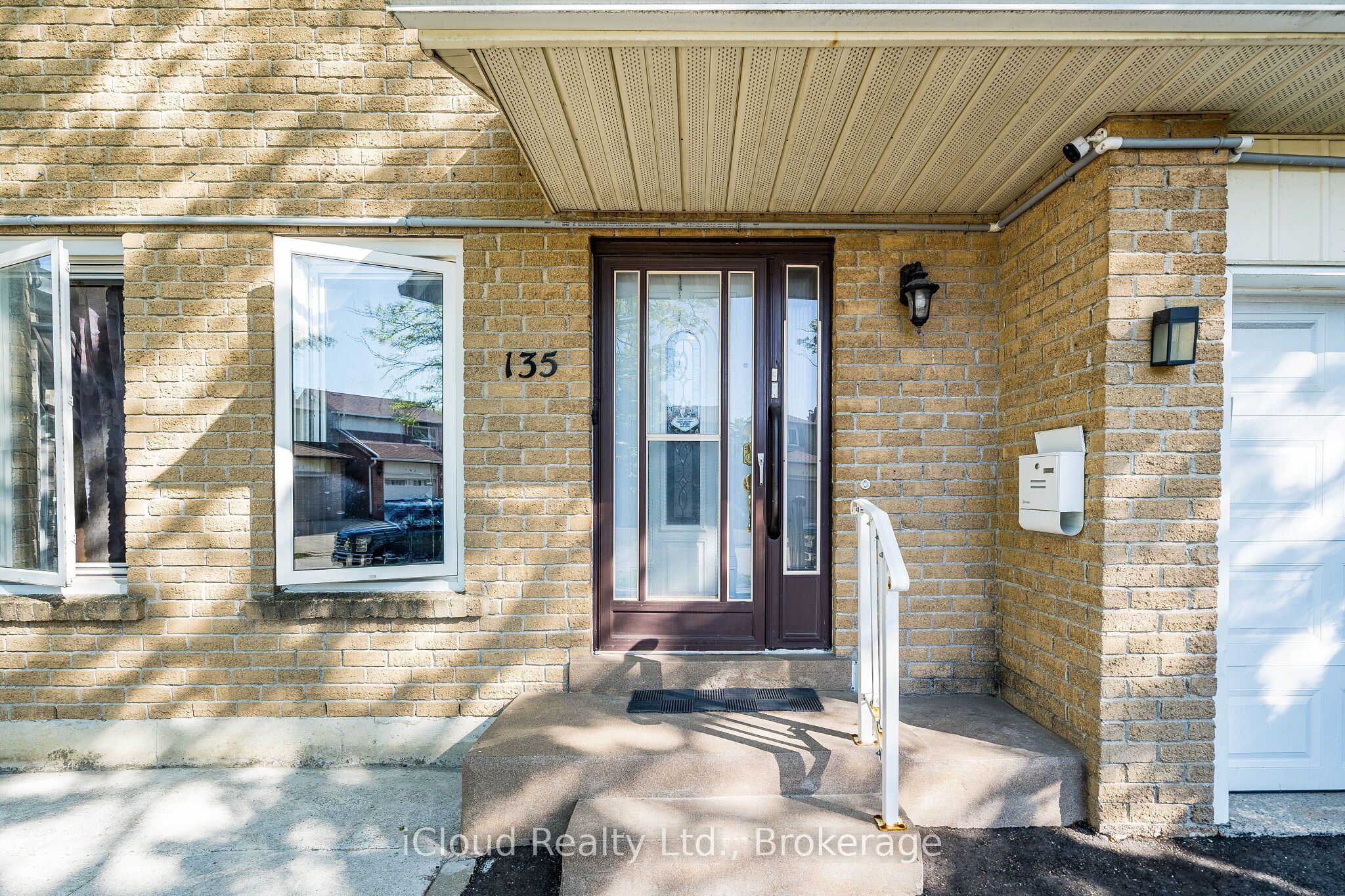 135 Autumn Glen Circle Property Photo 3