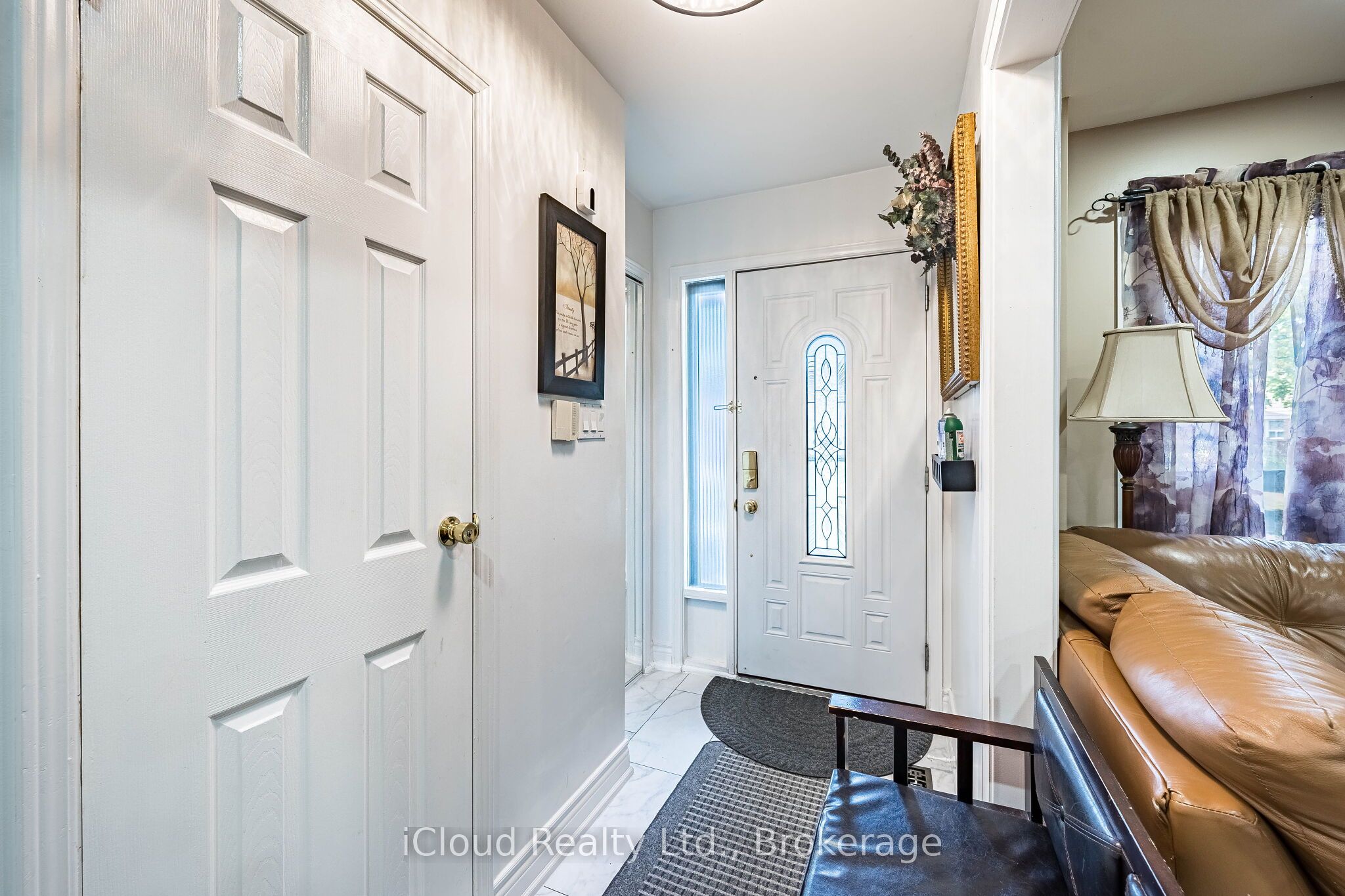 135 Autumn Glen Circle Property Photo 4