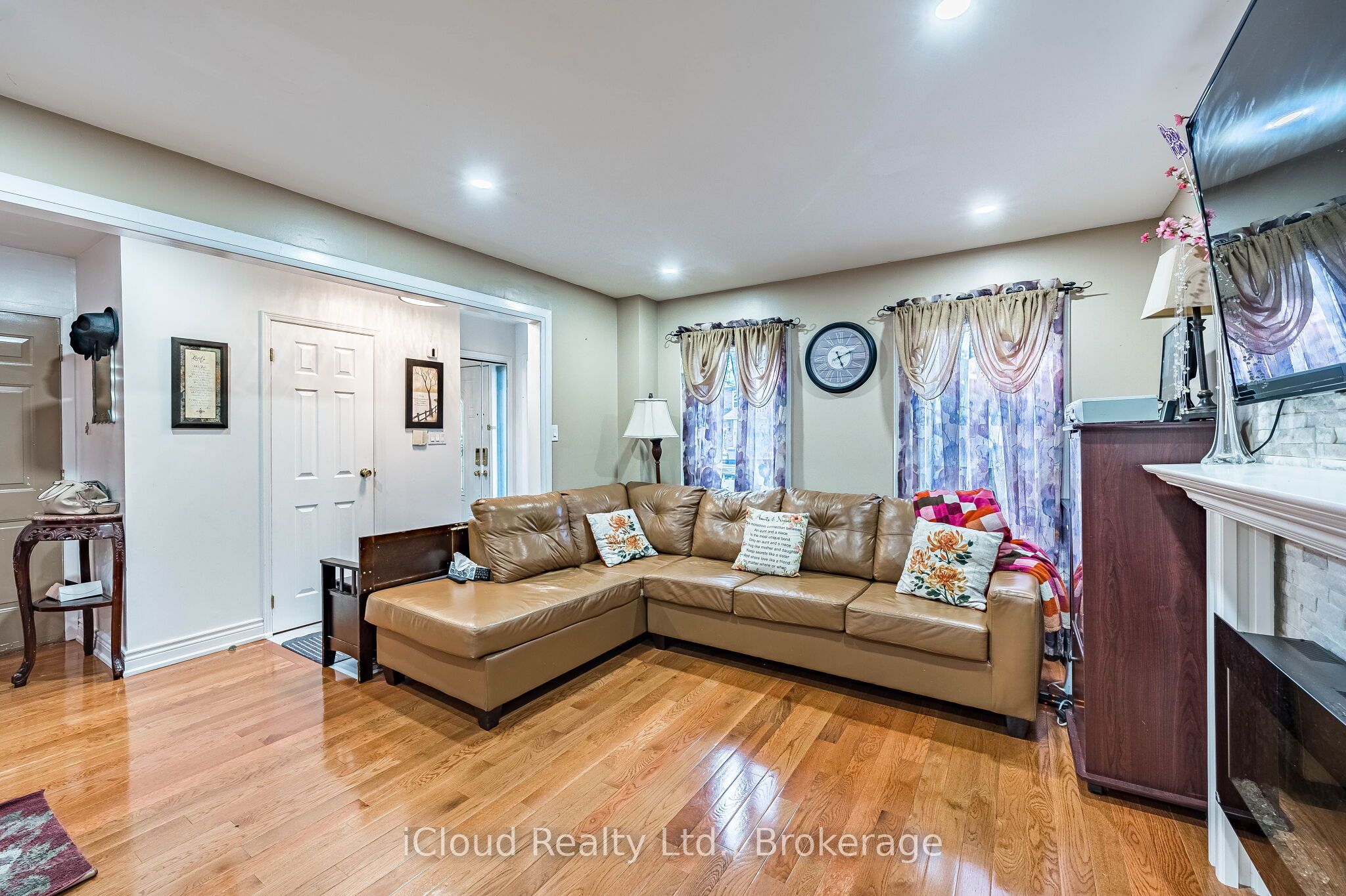 135 Autumn Glen Circle Property Photo 7